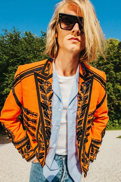 Look 11